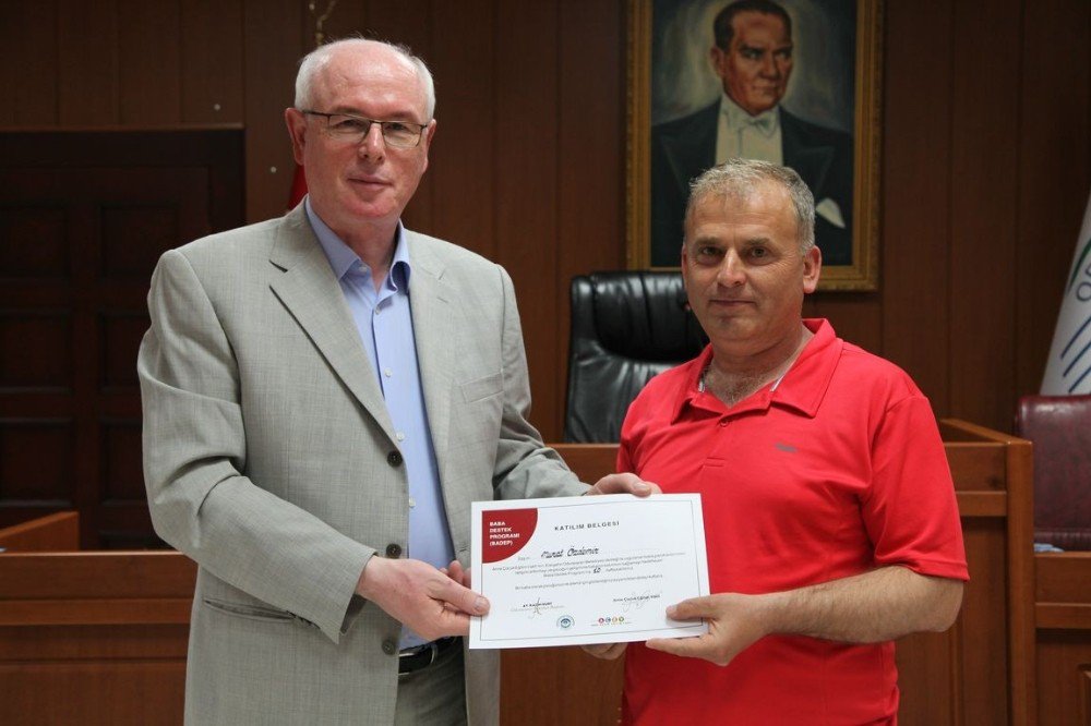 Odunpazarı’nın Süper Babaları Sertifikalarını Aldı