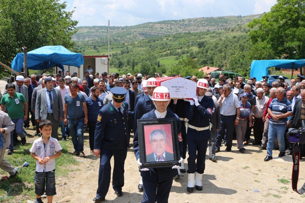 Vefat Eden Pazarlarlı Kıbrıs Gazisi Askeri Törenle Toprağa Verildi
