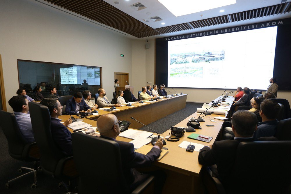 Gar Meydanı İle Mithatpaşa İstasyonu Arasındaki Dönüşüm Çalışmaları Sürüyor