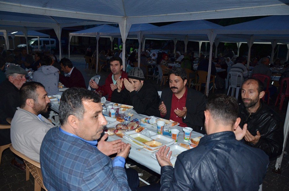 Gönül Sofrası Kümbet Mahallesi’nde Kuruldu