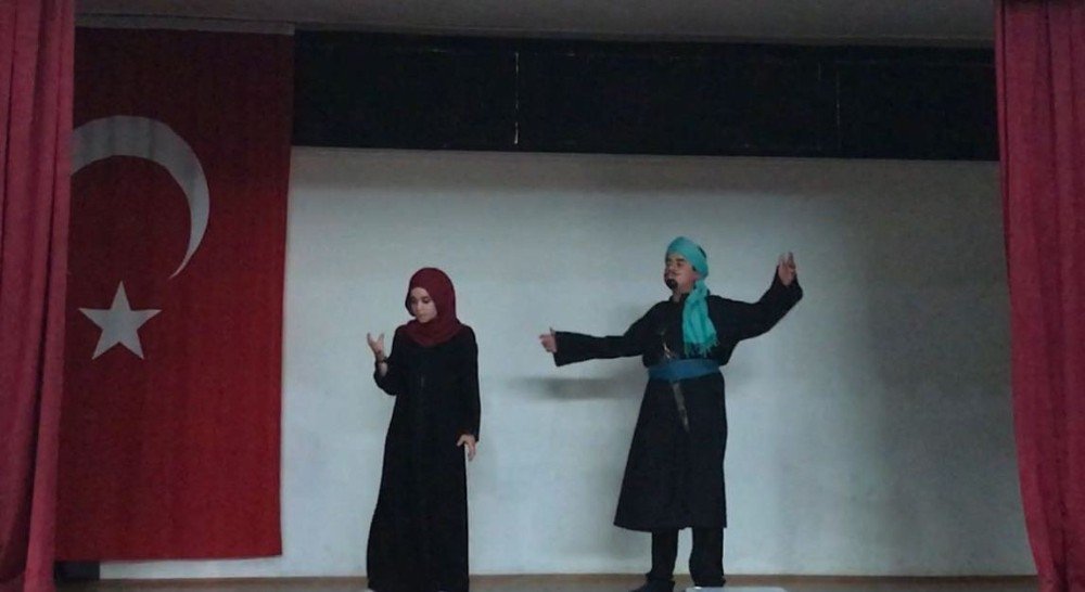 Söğütlü Ç.p.a.l.’den Tiyatro Ve Şiir Gecesi