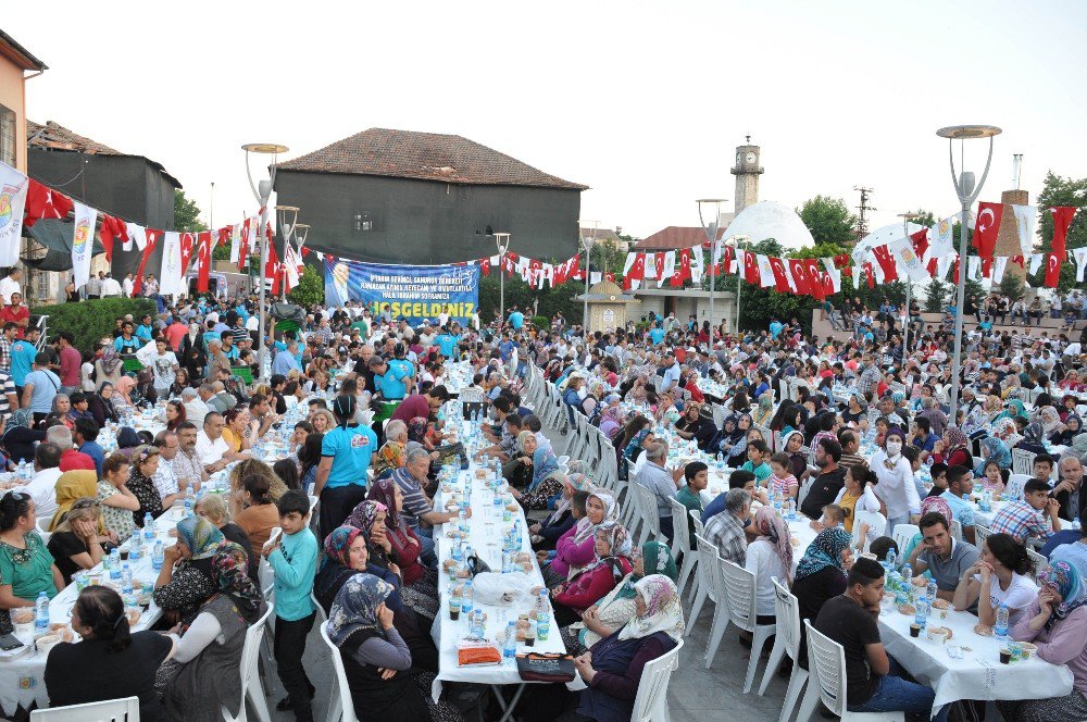 Tarsus’ta 10 Günde 60 Bin Kişiye İftar, 20 Bin Kişiye Sahur