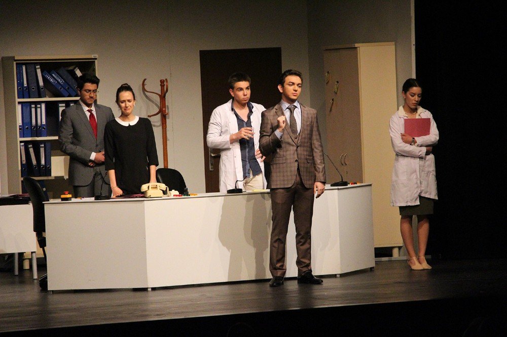 Öğrenciler "Vladimir Komarov" Oyununu Sahneledi