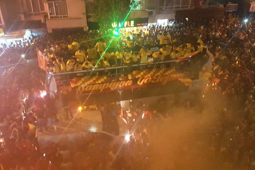 Göztepe Kupayla Turladı