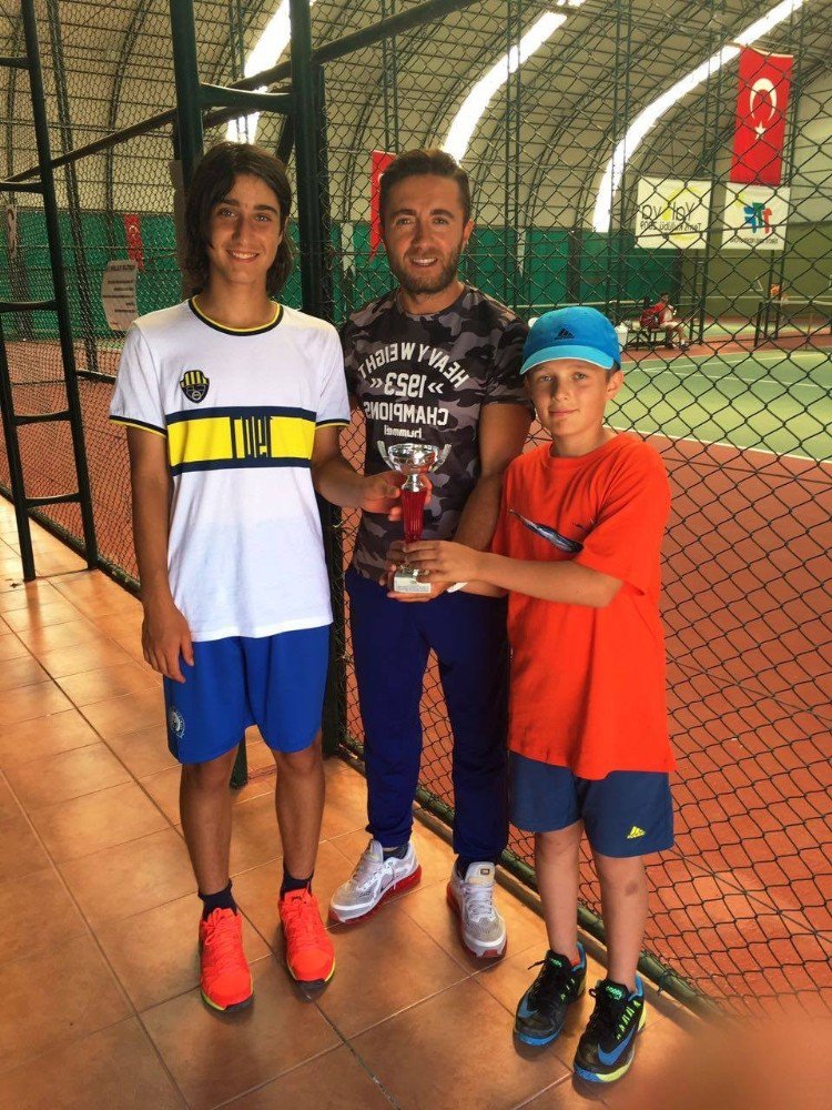 Yıldırımlı Raketten Altın Madalya