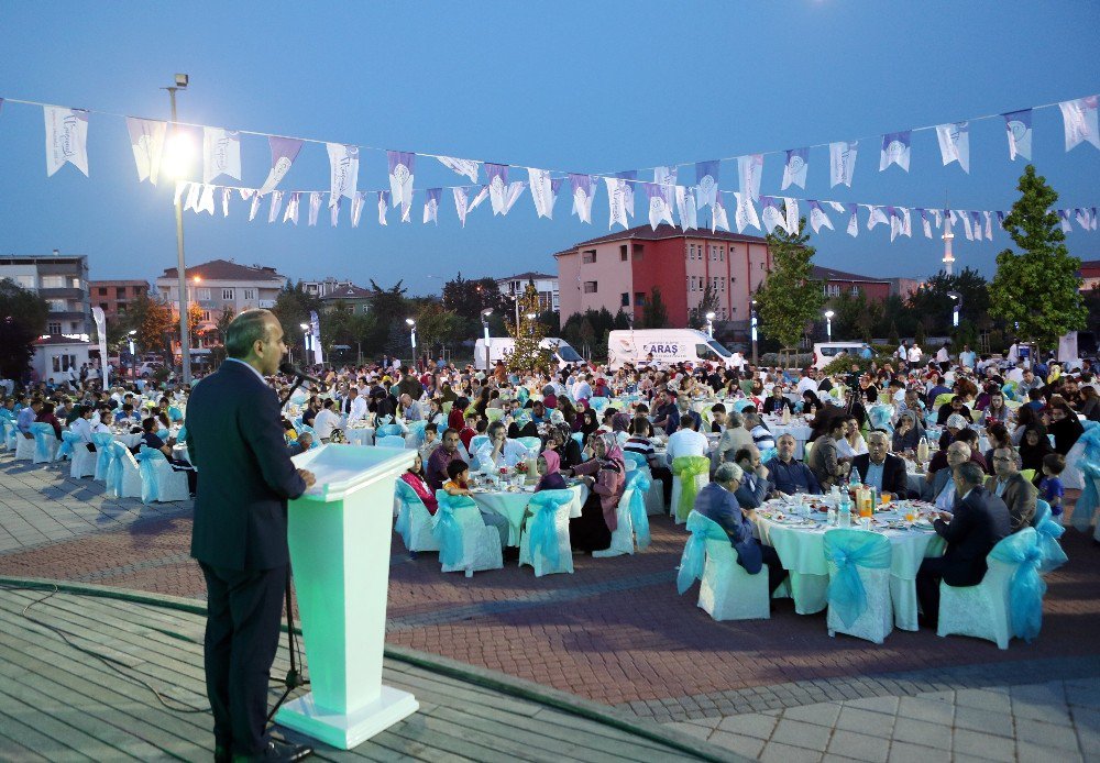 Arnavutköy’de ‘Baklava Alay’lı İftar