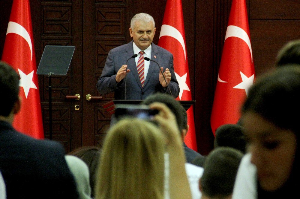 Başbakan Yıldırım, “15 Temmuz” Resim, Şiir Ve Kompozisyon Yarışması Ödül Törenine Katıldı