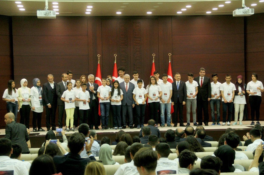 Başbakan Yıldırım, “15 Temmuz” Resim, Şiir Ve Kompozisyon Yarışması Ödül Törenine Katıldı