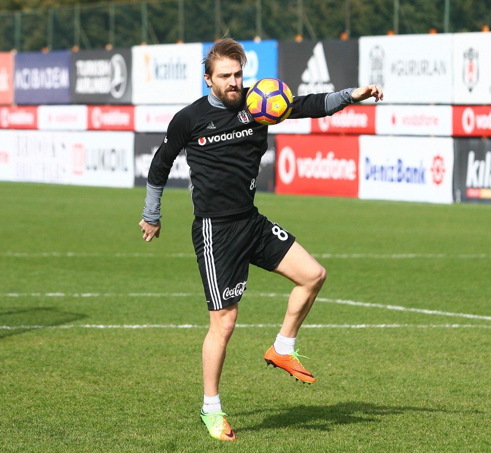 Beşiktaş, Caner Erkin’i Açıkladı