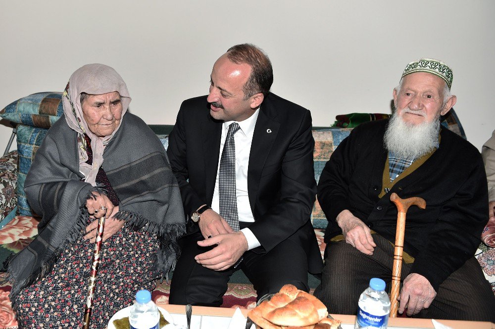 Murat Dede Ve Şemsi Ninenin İftar Konuğu Başkan Akgül