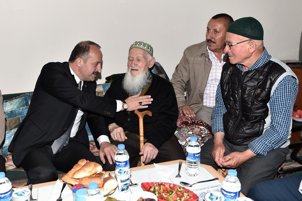 Murat Dede Ve Şemsi Ninenin İftar Konuğu Başkan Akgül