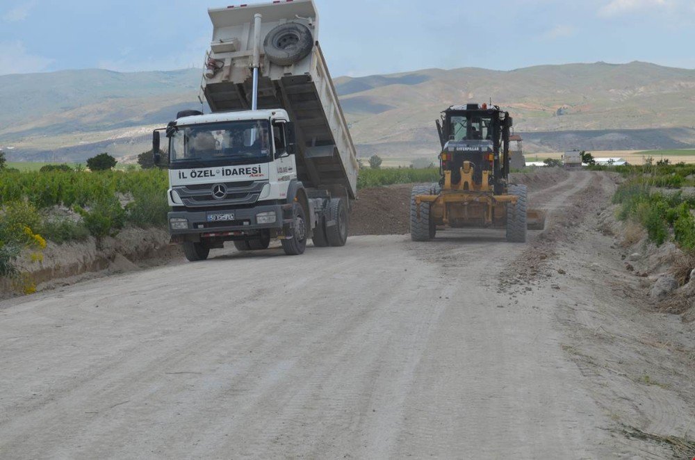 İl Özel İdaresi Sofular Köyünde Yol Yapım Çalışmalarına Başladı