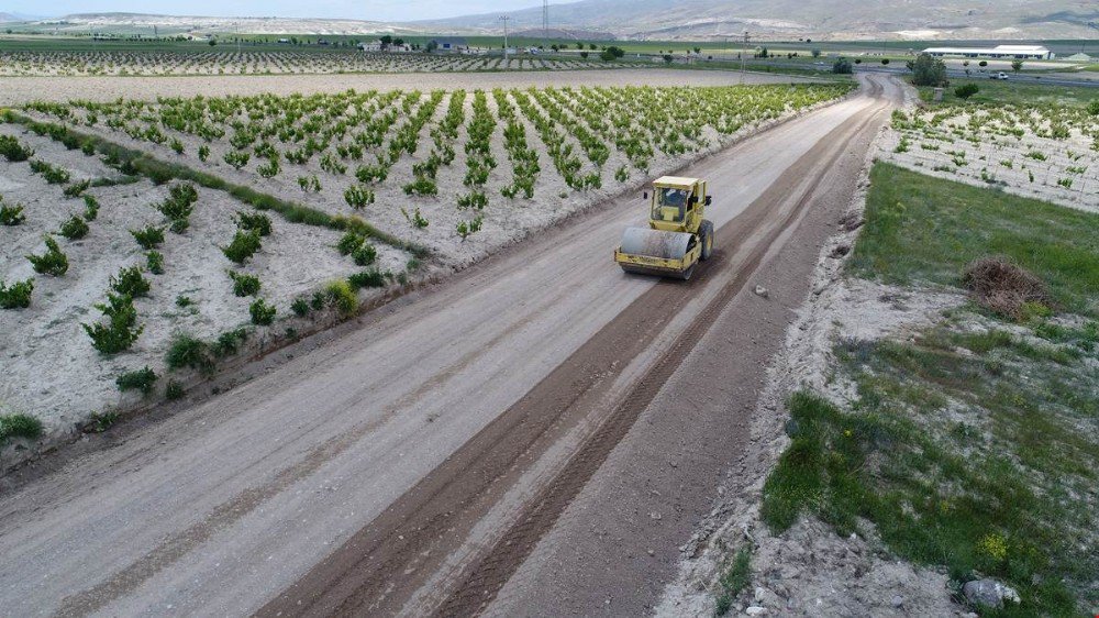 İl Özel İdaresi Sofular Köyünde Yol Yapım Çalışmalarına Başladı