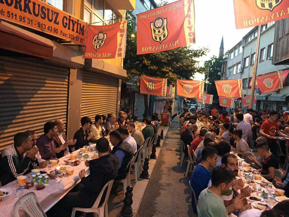 Evkur Yeni Malatyaspor Başkanı Adil Gevrek, Taraftarın İftarına Katıldı