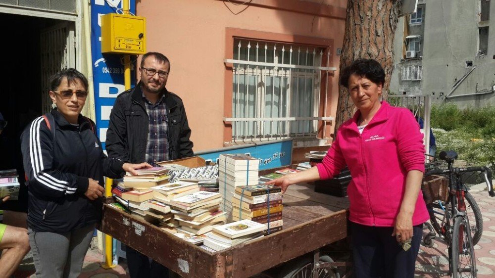 Bafra Umut Derneği’nden Okullara Kütüphane