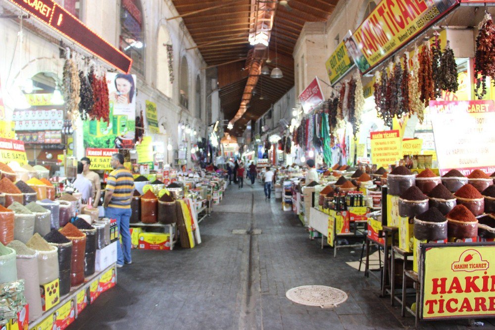 Şanlıurfa’da Pul Biber Ve İsotun Fiyatı Yarıya Düştü