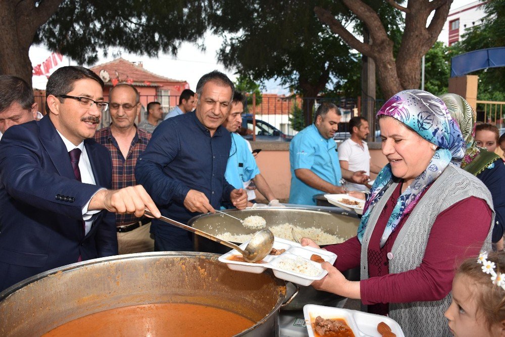 Şehzadeler Belediyesinden Kuşlubahçe Mahallesinde İftar