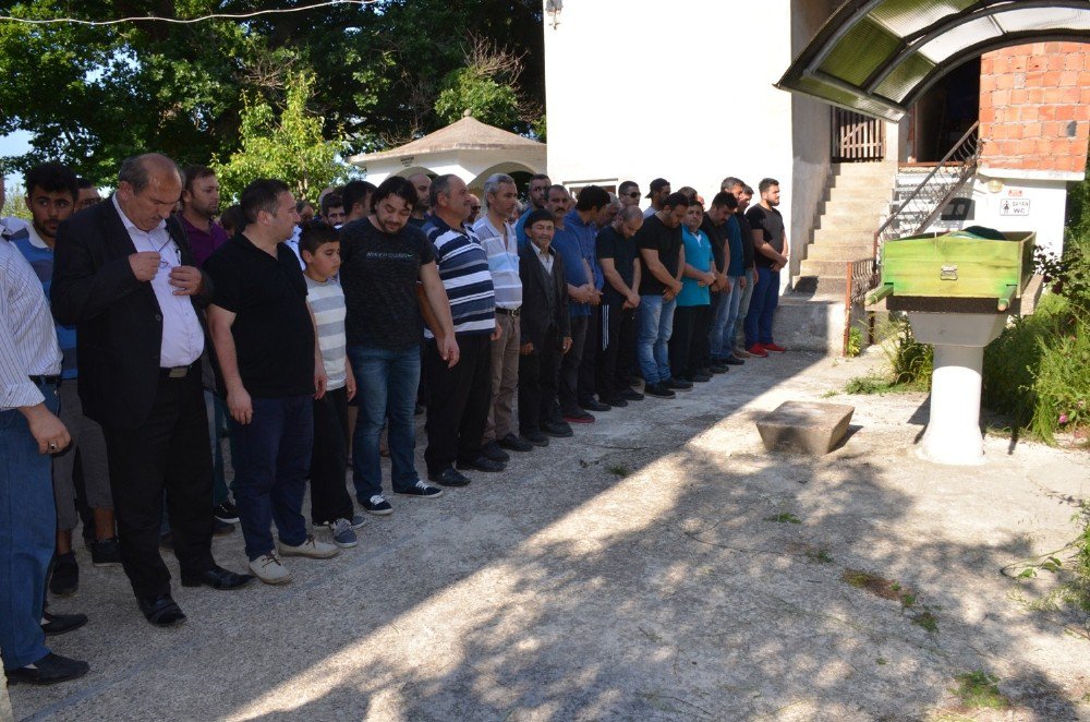 Sinop’ta Eşi Tarafından Öldürülen Genç Toprağa Verildi