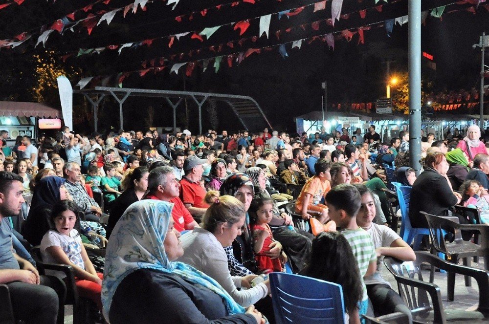 Suriyeli Çocuklardan Konser