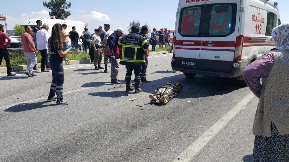 Uşak’taki Kazalarda 2 Çocuk Hayatını Kaybetti, 3 Kişi Yaralandı