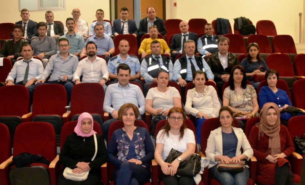 Altınova’da Belediye Personeline İletişim Eğitimi