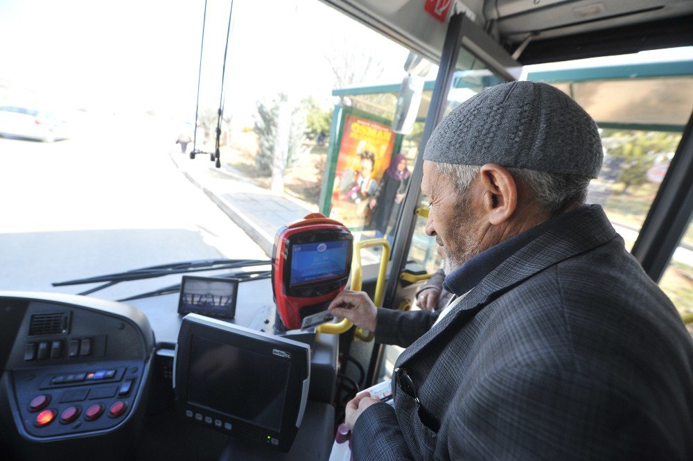 Otobüs Ve Metrolarda "65 Yaş Üstü" Anonsunun Kaldırılması