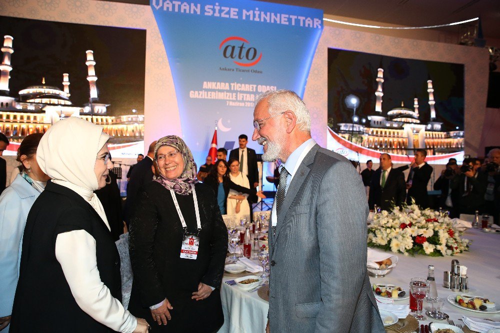 Emine Erdoğan: “Bu Ülkede Darbelere İzin Vermeyecek Bir Sistem İnşa Edeceğiz"