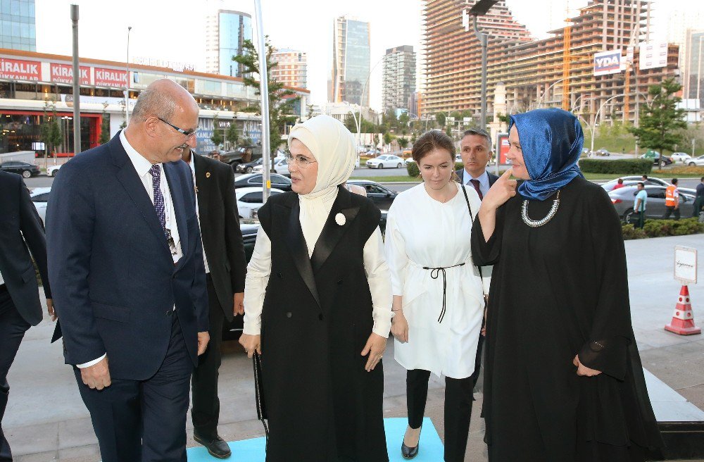 Emine Erdoğan: “Bu Ülkede Darbelere İzin Vermeyecek Bir Sistem İnşa Edeceğiz"