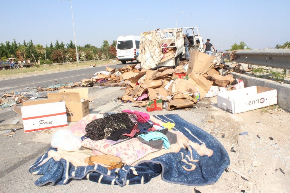 Manavgat’ta Otomobil Kamyonete Çarptı: 7 Yaralı