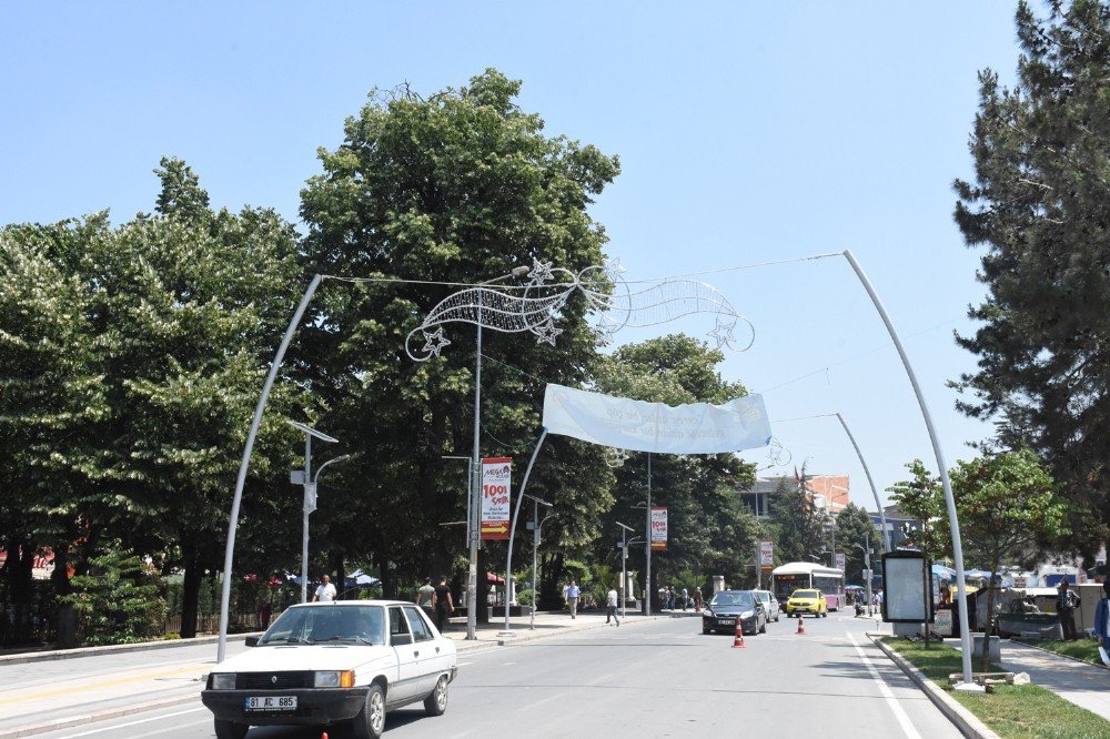 İstanbul Caddesi Işıl Işıl Olacak