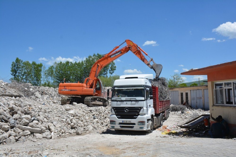 Tatvan’da Üçüncü Etap Sahil Parkı Çalışmaları Başladı