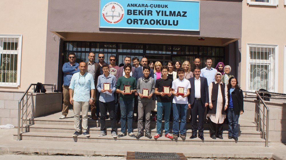 Muhtardan Teog Birincilerine Plaket