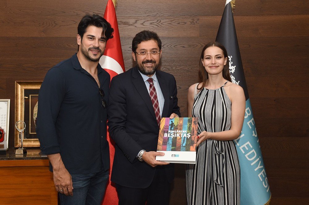 Fahriye Evcen Ve Burak Özçivit’in Nikahını Başkan Hazinedar Kıyacak