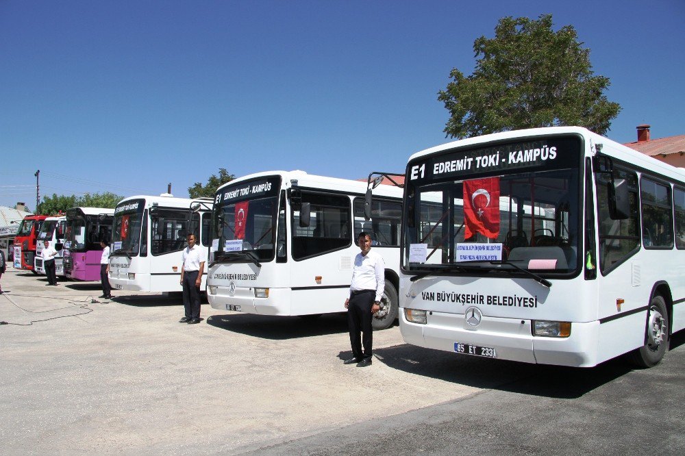 Van Büyükşehir Belediyesi Yeni Araçlarını Tanıttı