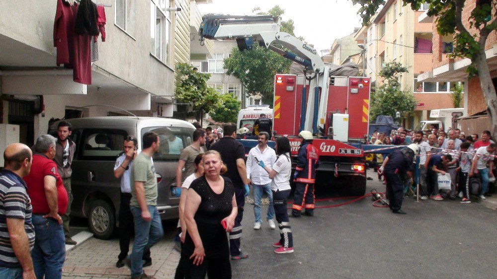 Sancaktepe’de Kontrolden Çıkan Minibüs Dehşet Saçtı: 2 Çocuk Öldü