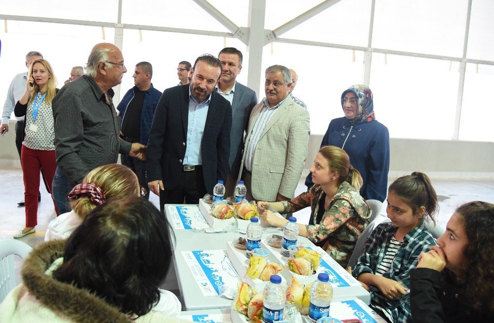 Ayazma’da Toplu İftar Heyecanı Yaşandı