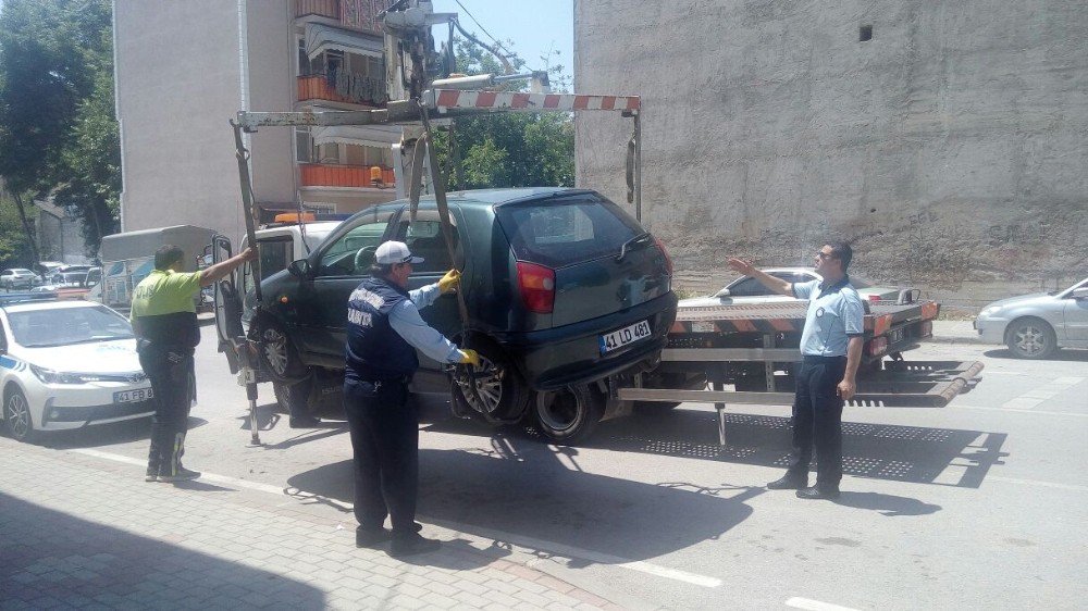 Yasak Parklanmalar İçin Zabıtalar İş Başında