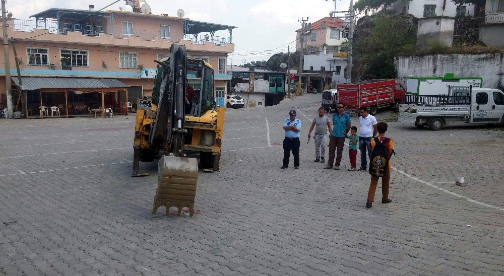 Karpuzlu Belediyesi Tekeler’e Kapalı Pazar Yeri Kazandırıyor