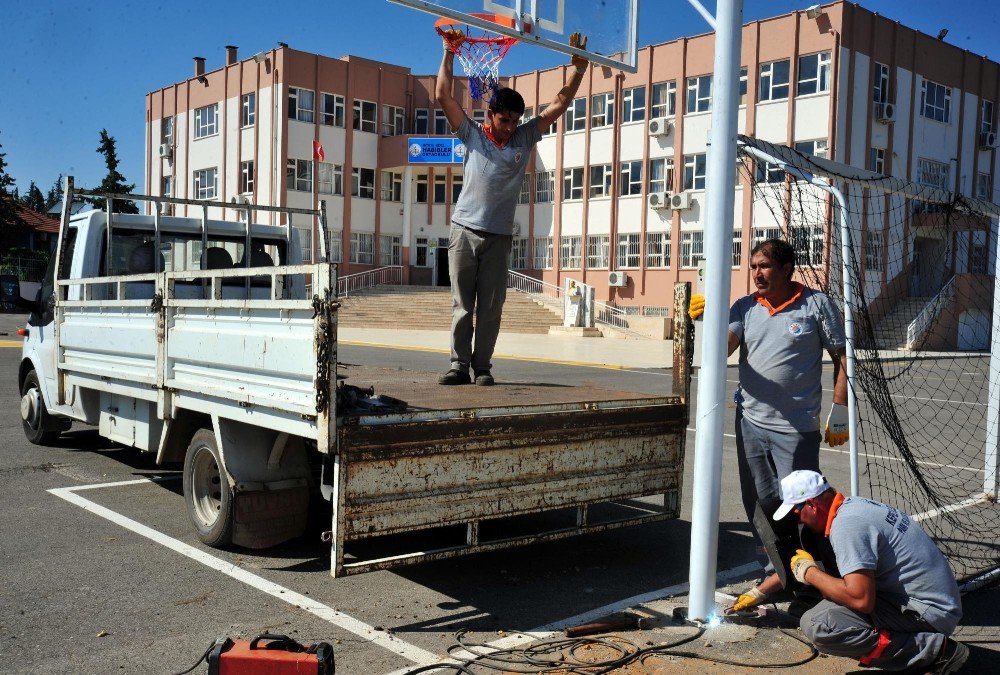 Kepez Belediyesi’nden Okullara Destek