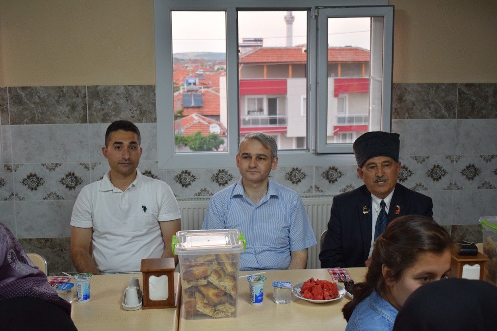 Kaymakam Güven Şehit Aileleriyle İftarda Buluştu