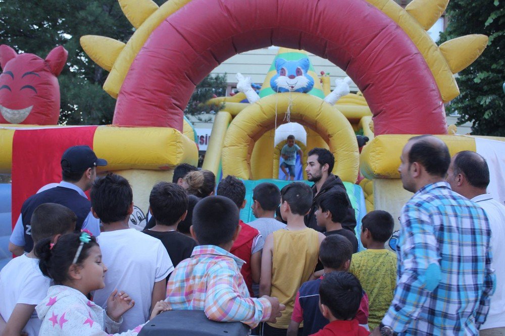 Çocuklar Oyun Parkı İle Doyasıya Eğlendi