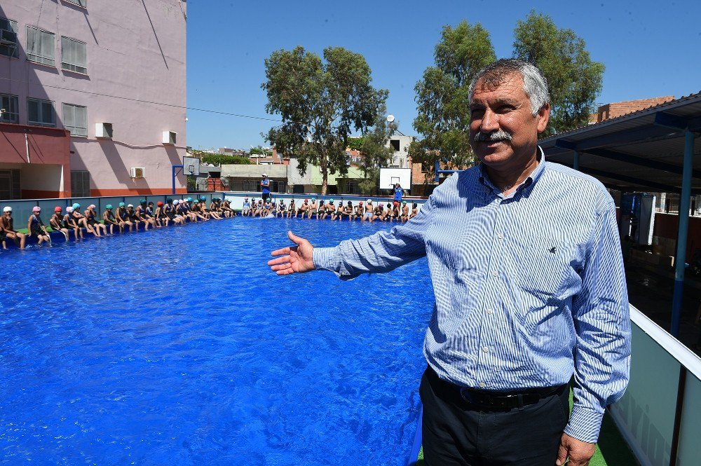 Seyhan Belediyesi’nden Portatif Yüzme Havuzu