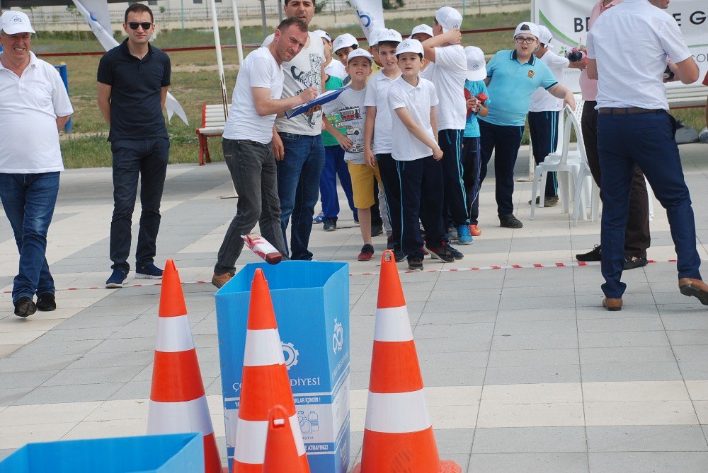 Çorlu’da Atık Cep Telefonu Fırlatma Yarışması Yapıldı