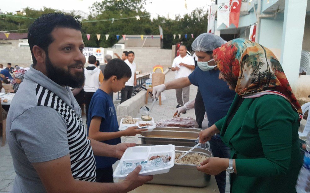 Suriyeli Türkmen Yetimlere İftar