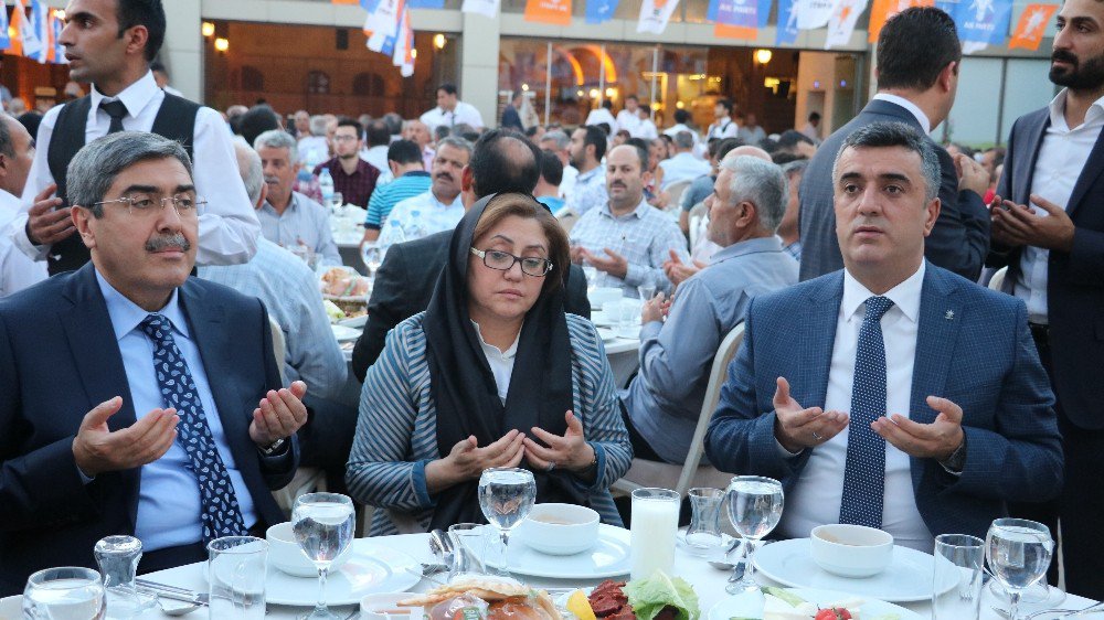 Şahinbey’de Ak Parti’den Birlik Ve Beraberlik İftarı