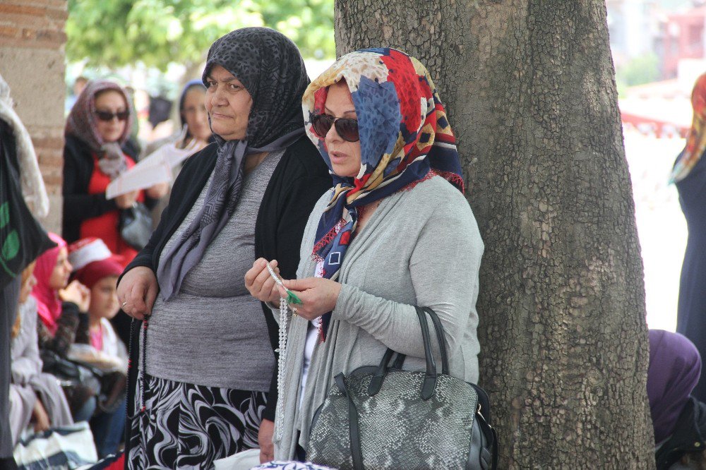 Öğrenciler Lys Öncesi Hacı Bayram’da Dua Etti