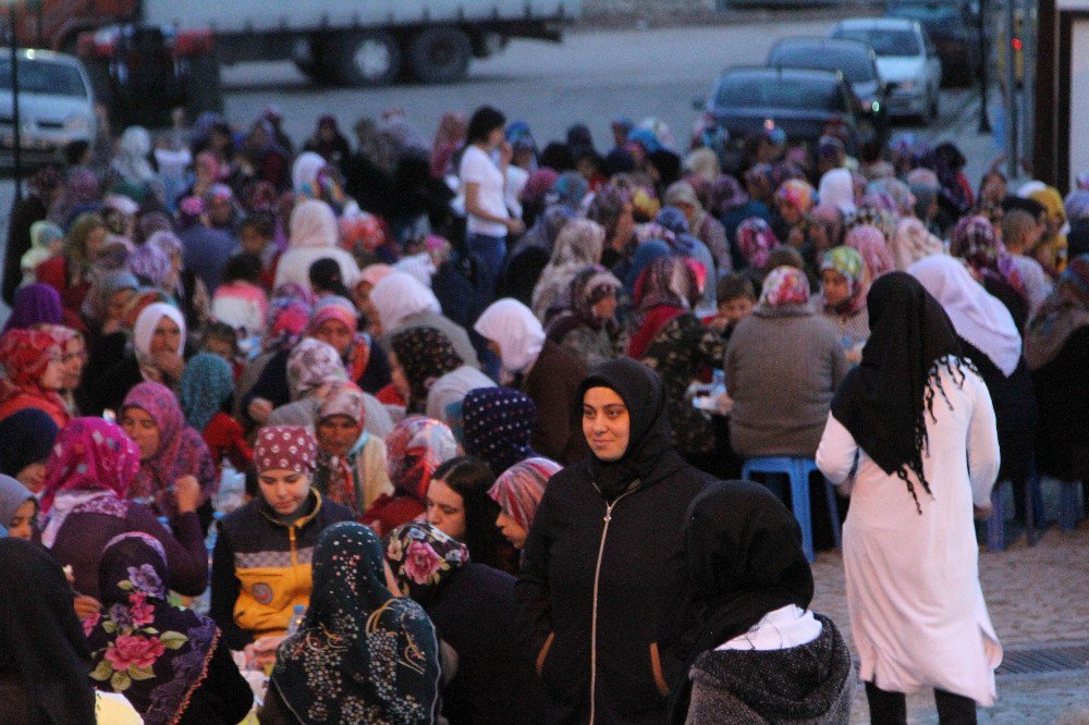 Derbent’te 2 Bin Kişi İftar Sofrasında Buluştu