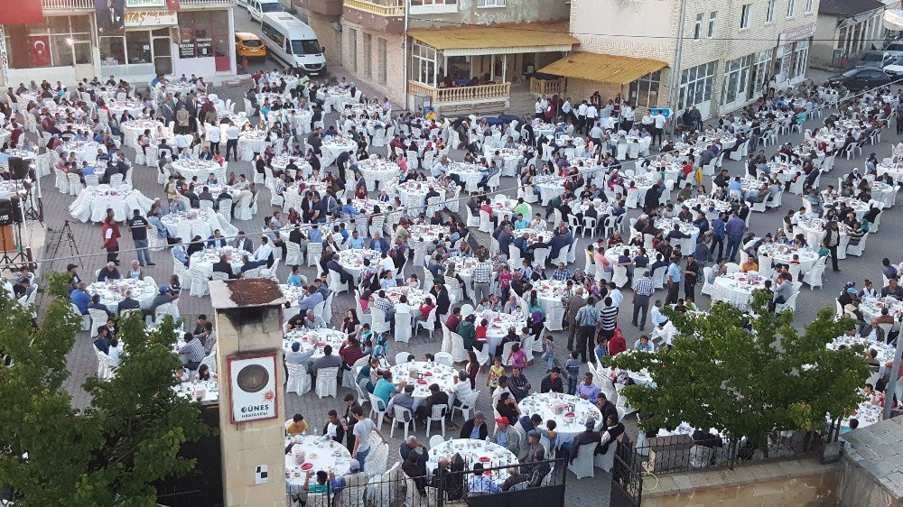 Kayseri Şeker’in Şeker Sofrası, Gemerek Cumhuriyet Meydanı’nda Kuruldu