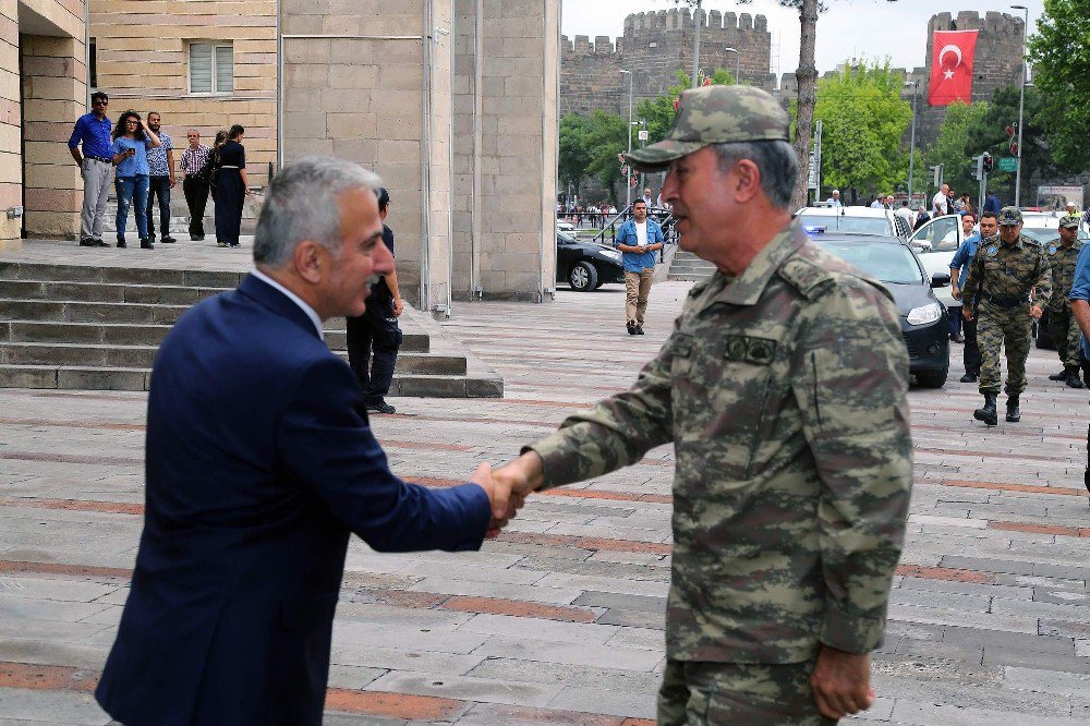 Genelkurmay Başkanı Akar Kayseri Valiliği’ni Ziyaret Etti