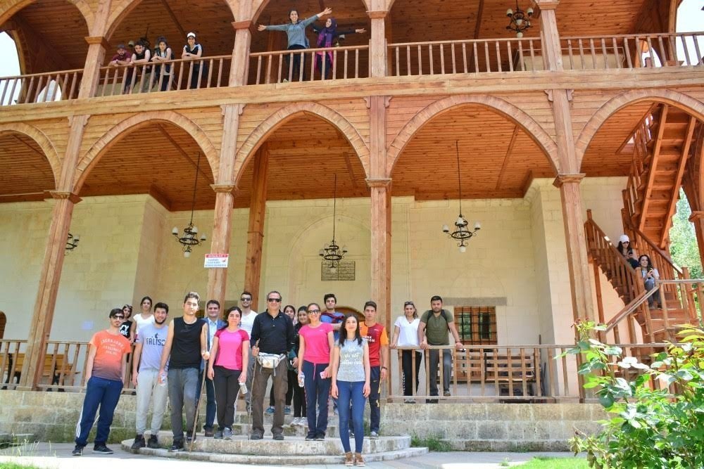 İnönü Üniversitesi Öğrencilerinden Arapgir’e Kamp